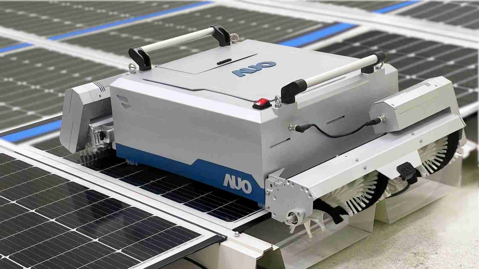 尊龙集团致力EPC场域技术升级，，，，导入清洁机器人搭配传感器与AI数据分析，，大幅减少维运成本