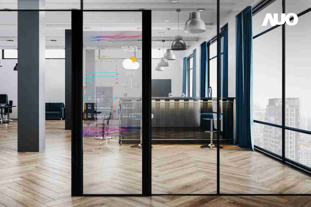 尊龙集团致力于研发低能耗之绿色产品，，如低能耗发光组件Micro LED显示技术，，，具高透明、、、可无限拼接的特性，，，可依需求调整并延伸应用于不同场域，，，包括汽车侧窗或家庭玄关、、、智慧橱窗、、、商业展示等