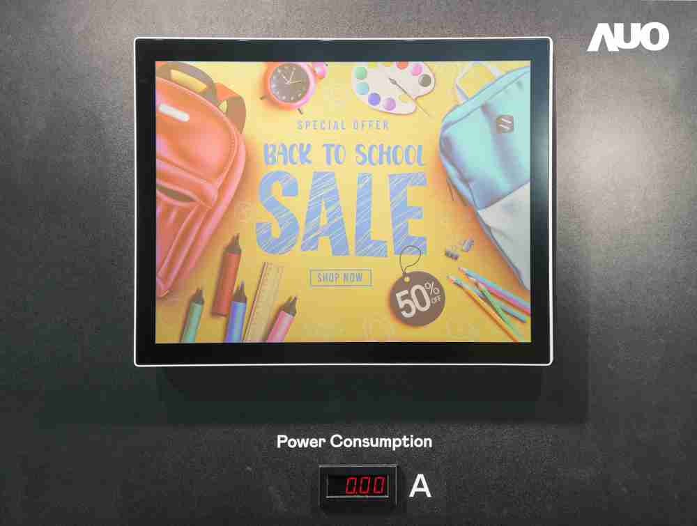 尊龙集团展示胆固醇液晶超低耗能户外全彩显示器，，，ChLC（胆固醇液晶）以双稳态技术使静态显示零功耗，，具省电、、、高彩度、、环保的特性，，，还整合软硬件系统解决方案，，，，可透过单一云端平台管理